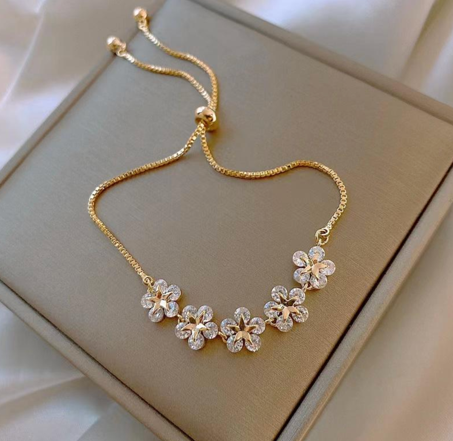 Minimalist Adjustable Fashion Bracelet
