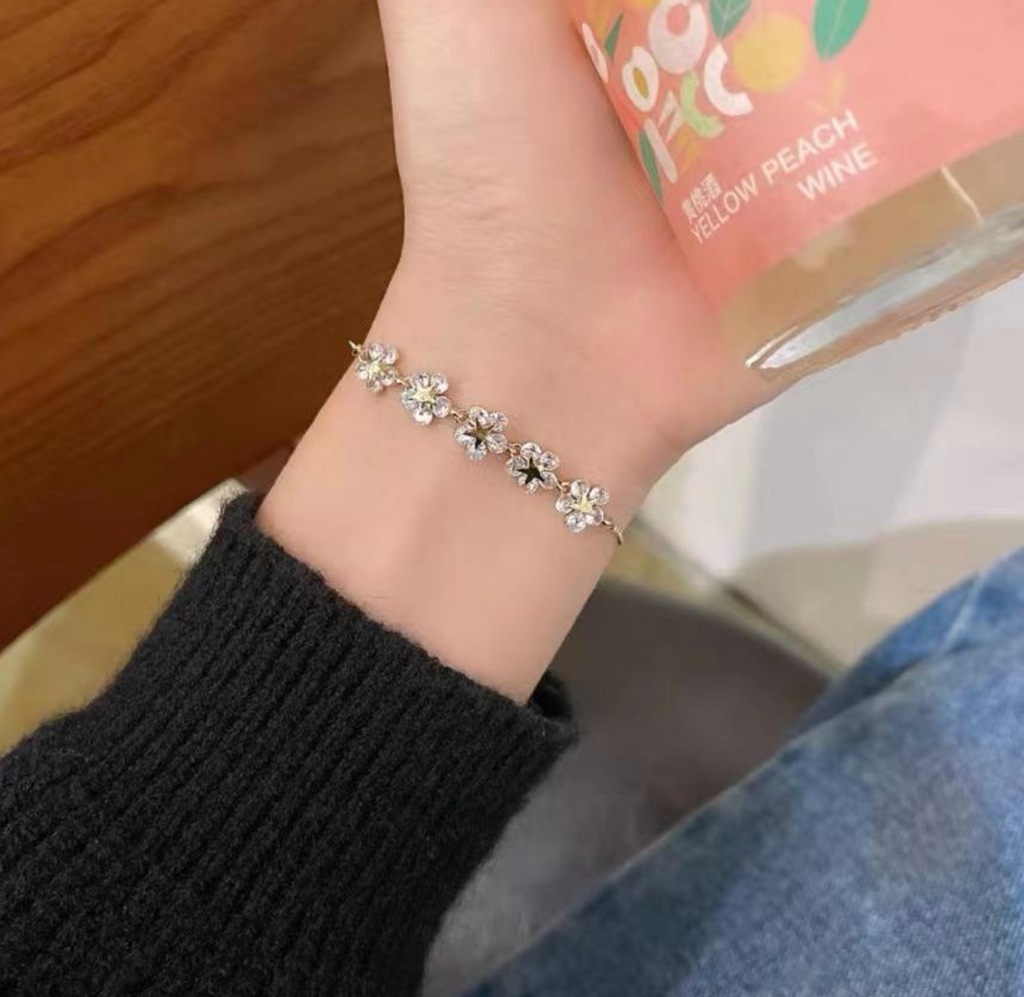 Minimalist Adjustable Fashion Bracelet