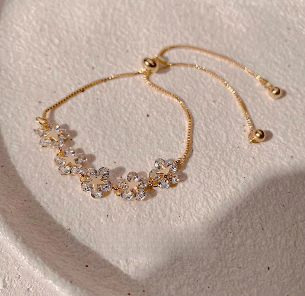 Minimalist Adjustable Fashion Bracelet