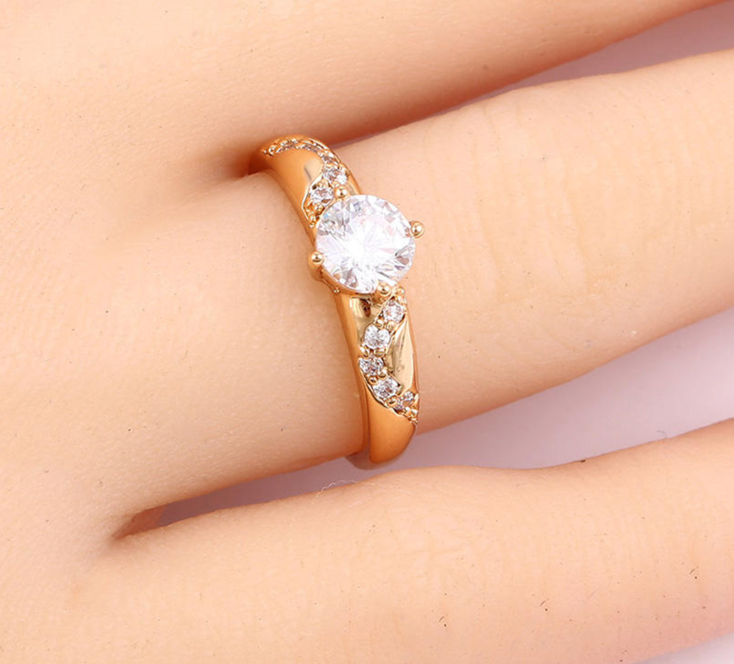 Sparkling Stone Women Ring