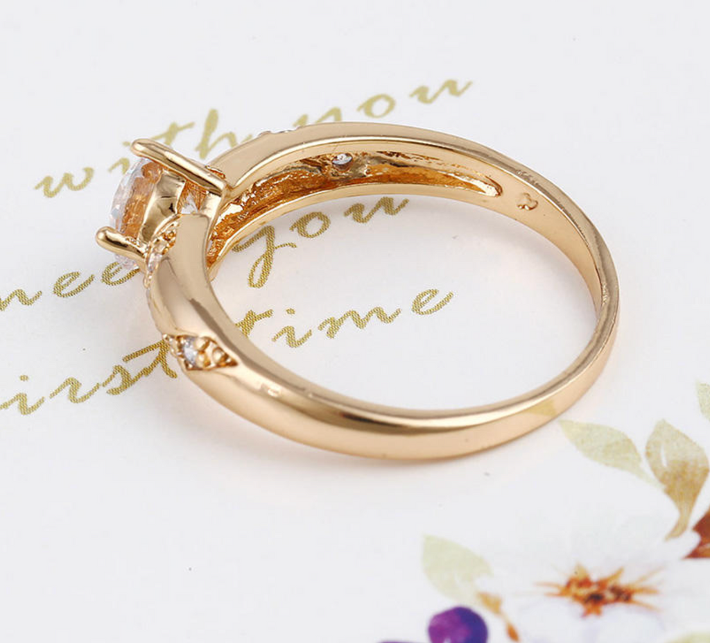 Sparkling Stone Women Ring