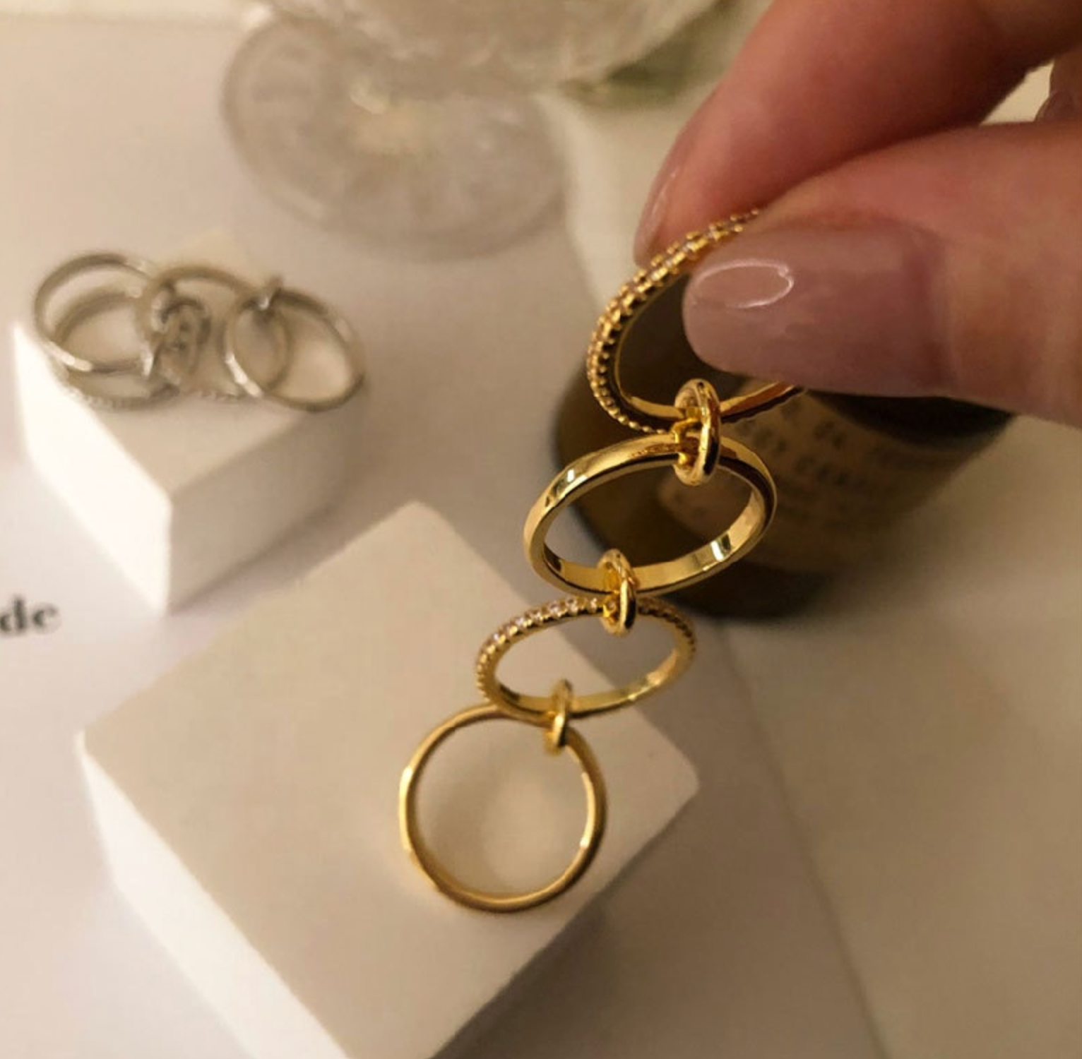 Linked Circle Ring Set – Elegant