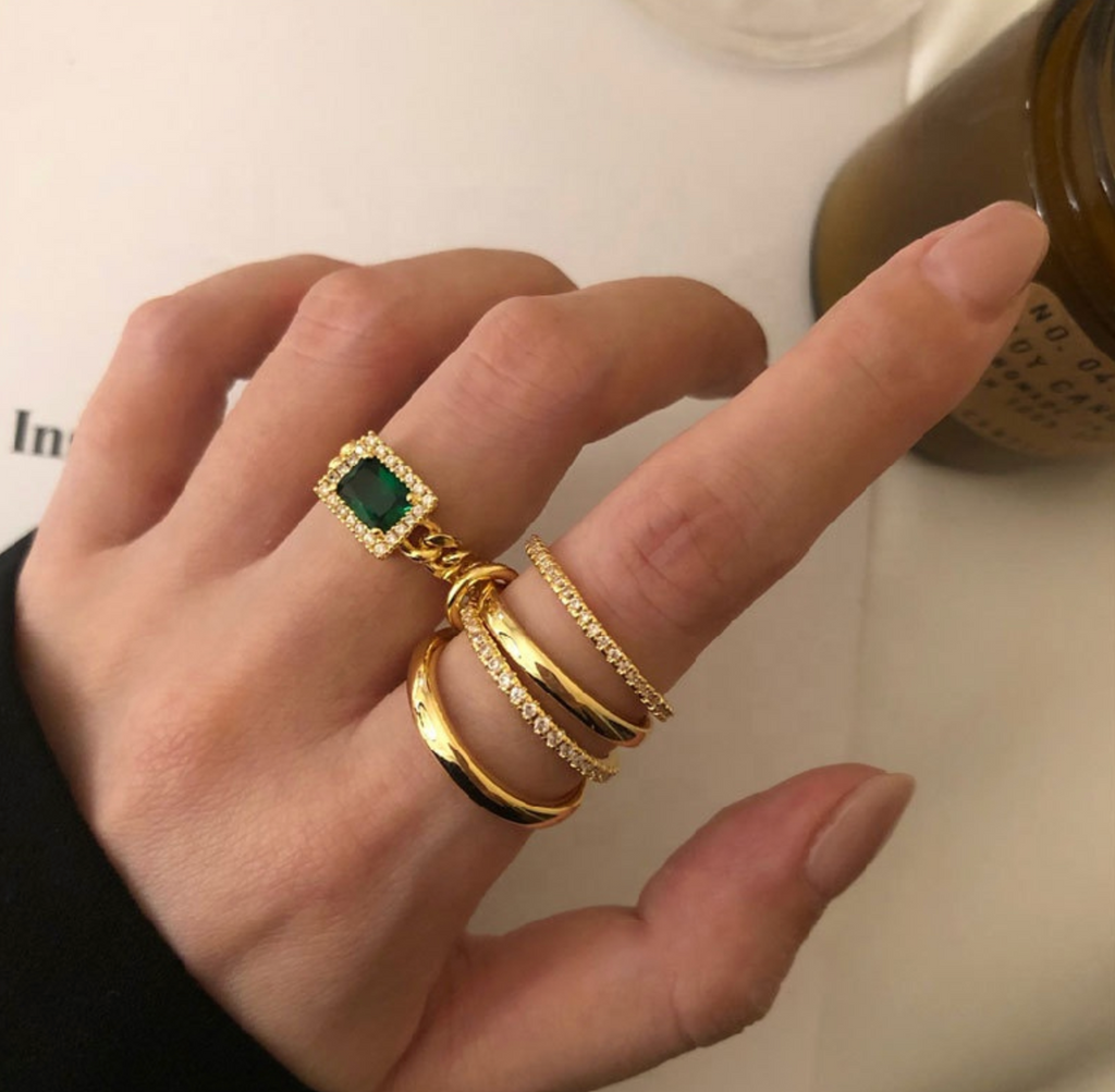 Linked Circle Ring Set – Elegant